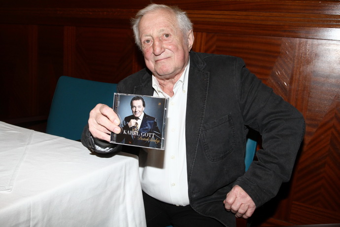 Celý život strávil v krásné dvoupatrové vile.