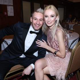 Sámer Issa se ani nehnul od své partnerky.