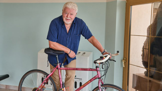 Milan Drobný nám ukázal sbírku kol i soukromé fitko: S manželkou je i po osmdesátce denně v sedle