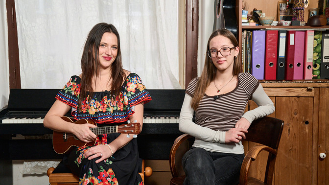 Talentovaná vnučka Petry Černocké pokračuje v rodinné tradici: Olivie Coco muzicíruje doma i s maminkou