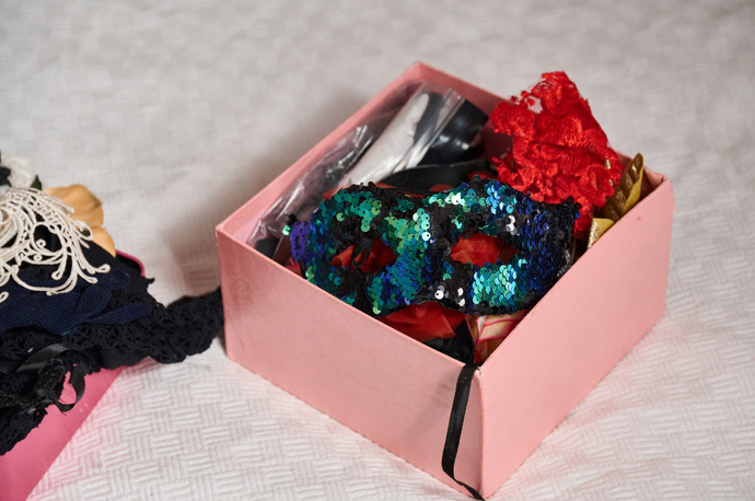 V počátcích své kariéry Bára používala hodně škrabošky a masky.