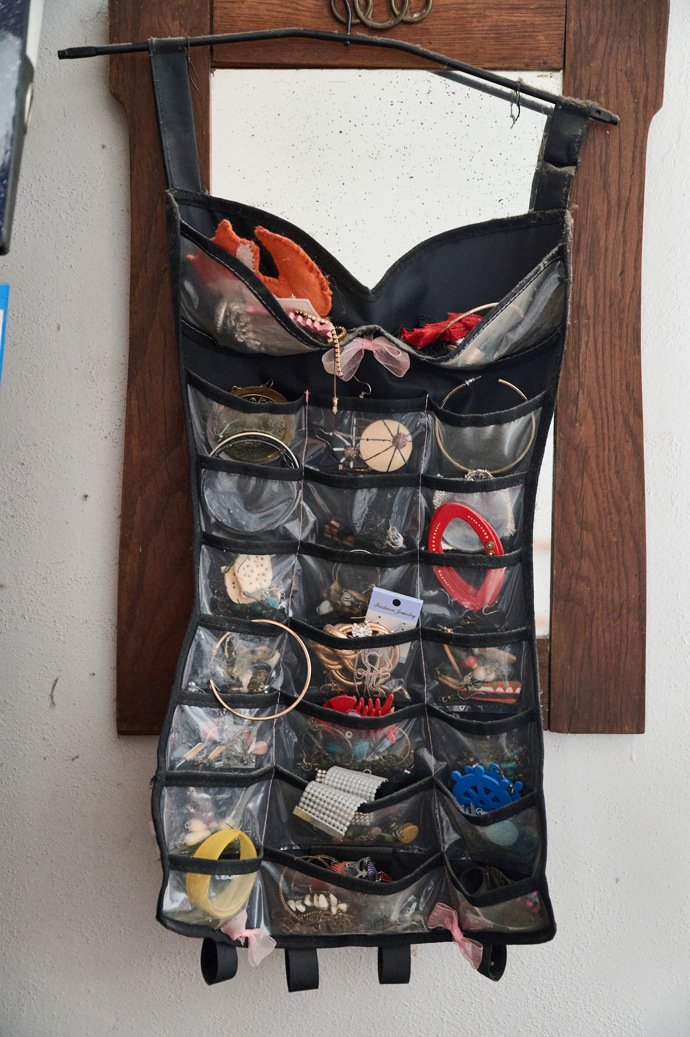 Korzet vyrobený jako šperkovnice