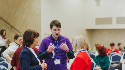 FOTO: Tadeáš Říha prosí ve sbírce o pomoc.