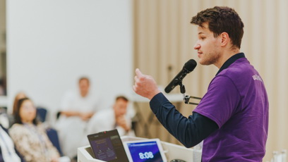 FOTO: Tadeáš Říha na přednášce.