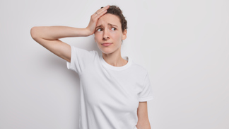 Julie (27): Přítel odmítal moje návrhy na společně strávený čas. Teď si stěžuje, že jen sedíme doma u televize