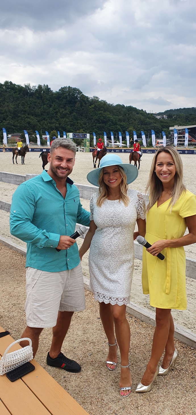 Simona Šimková a Michal Šeda s Evou Perkausovou.