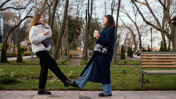 Denní horoskop na sobotu 28. 2. 2026: Býci by si měli vybrat své spojence a Ryby by se měli vydat bavit do společnosti