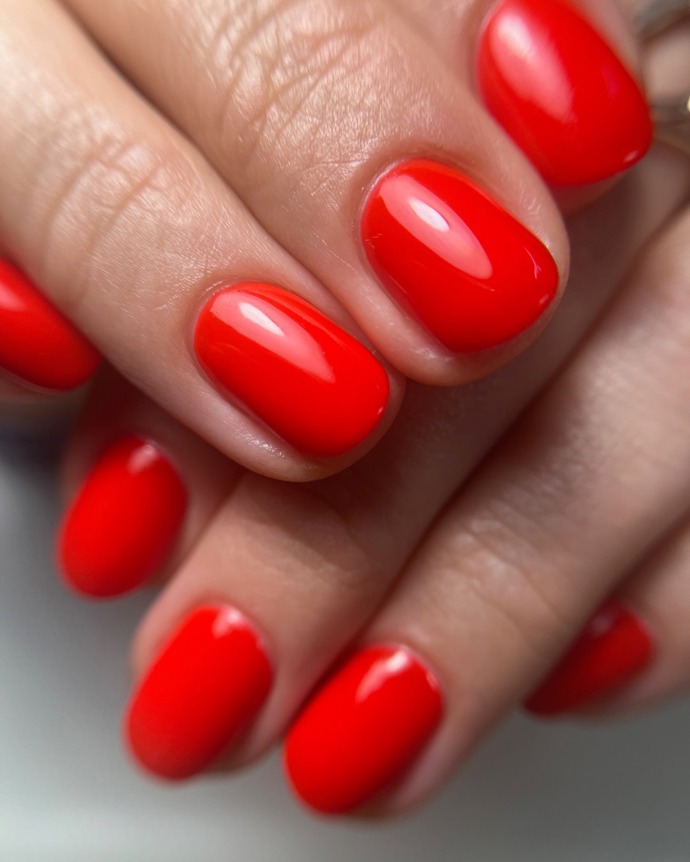 Slušet bude dlouhým i krátkým nehtům.