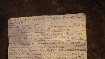 FOTO: Mnozí očekávali smlouvu či bezpečnostní pokyny, místo toho však šlo spíše o propagaci Karima.