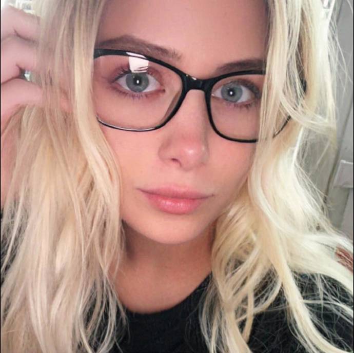 Lucie teď ve dne v noci studuje a skládá vlastní hudbu. 