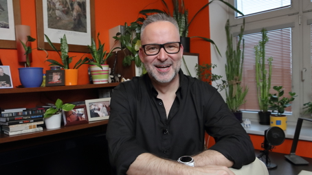 Český Leonardo DiCaprio nám ve své pracovně ukázal lásku svého mládí: Michal Jagelka vzpomíná na Hanu Maciuchovou