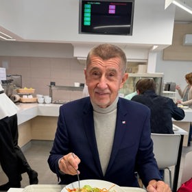 Andrej Babiš se zdravou stravou.