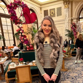 Zpěvačka Lenka Graf oslavila své letošní narozeniny a Valentýna ve velkém stylu.