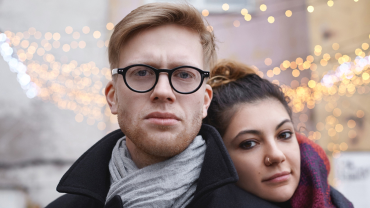 Denní horoskop na sobotu 21. 2. 2026: Raci by měli zůstávat ve střehu a Blíženci by měli přijmout nabízenou pomoc