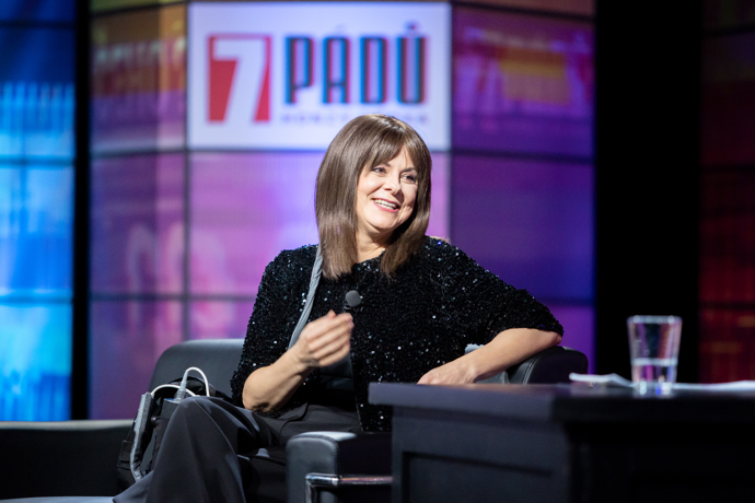 Laďka Něrgešová v 7 Pádech Honzy Dědka.