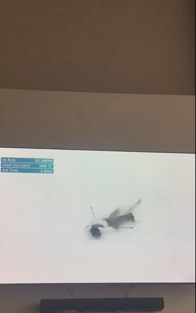 Elias Lajunen na záběrech během pádu.