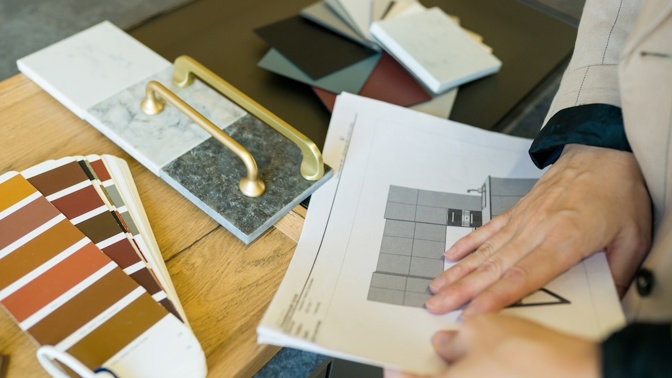 Zařizujete kuchyň? Mrkněte na 6 nejčastějších chyb, které se vyplatí nepodceňovat. Praktické tipy, jak zařídit kuchyň bez přešlapů.