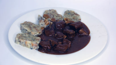 FOTO: Nejvíce si hosté pochutnají na kančím guláši s karlovarským knedlíkem.