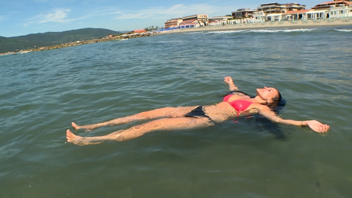 Dáša je podruhé u moře. 