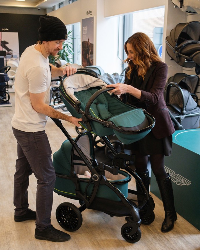 Olga Lounová s partnerem vybrali kočárek značky Egg pro dceru Vivien.