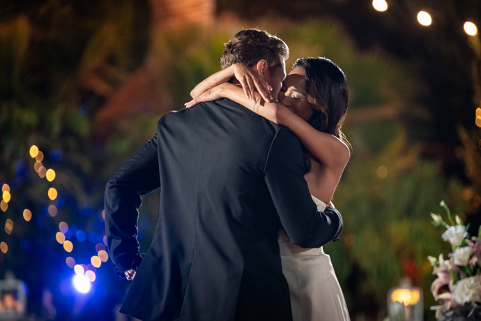 Sarah Vu v objetí Miroslava Dubovického.