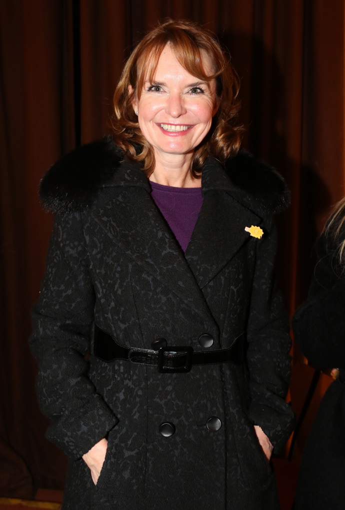 Jedním ze stylingových triků Hany Heřmánkové jsou pásky, které herečka nosí i přes kabáty.