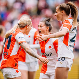 Aktuálně je Kateřina důležitou oporou ženského fotbalového týmu Slavie. 