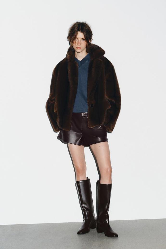 Správně zvolená obuv dodá luxusní nádech i kratším sukním a šortkám a stylově je vybalancuje.