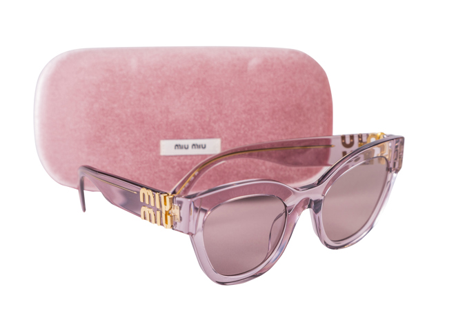 Brýle MiuMiu, Sunglass Hut, Fashion Arena Prague Outlet, původní cena 9 674 Kč, outletová cena 6 772 Kč. 