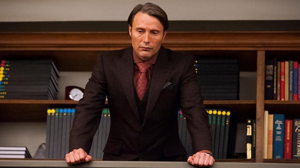 Další hollywoodská hvězda točí v Praze. Mads Mikkelsen si dal burger na Starém Městě