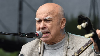 Recesista Ivan Mládek chytá druhou mízu: Po půl století se rozvedl a s mnohem mladší manažerkou založil novou rodinu