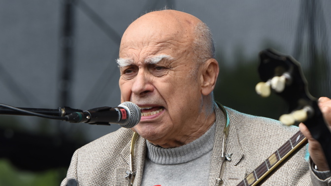 Recesista Ivan Mládek chytá druhou mízu: Po půl století se rozvedl a s mnohem mladší manažerkou založil novou rodinu