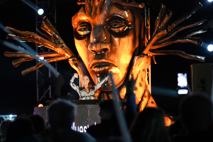 Andrea Pomeje je úspěšná DJka. 