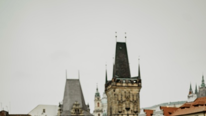 FOTO: Tomáš Řepka a Kateřina Kristelová na Karlově mostě.