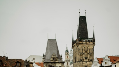 FOTO: Tomáš Řepka a Kateřina Kristelová na Karlově mostě.