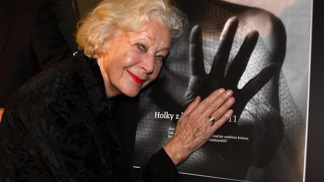 Květa Fialová své slavné kolegyně nešetřila: Ze Stelly Zázvorkové šel strach, Jiřina Jirásková byla sebestředná