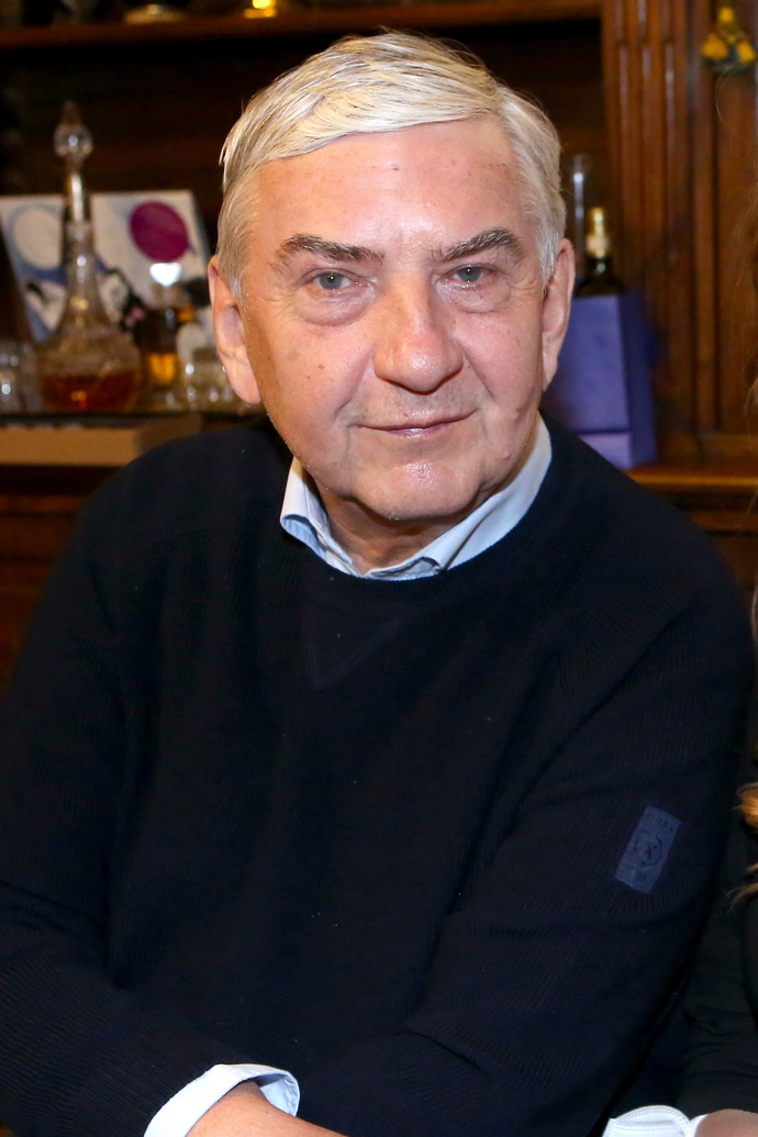 Miroslav Donutil sází na tmavší barvy a kvalitní materiály.