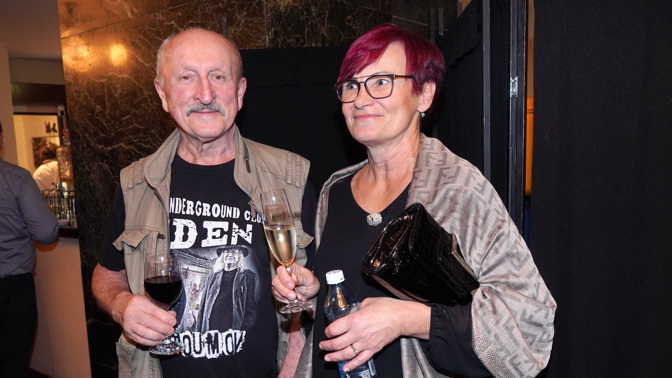 Oldřich Navrátil při renovaci chaty přišel o kus prstu. Raději relaxuje u vaření, zvládá pohostit i sousedy                                              