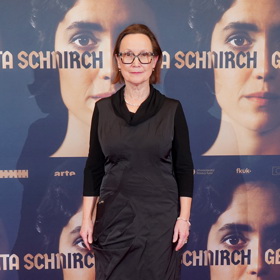 Milena Steinmasslová ukázala, že ani dámy po sedmdesátce se nemusí bát mladistvých trendy prvků.