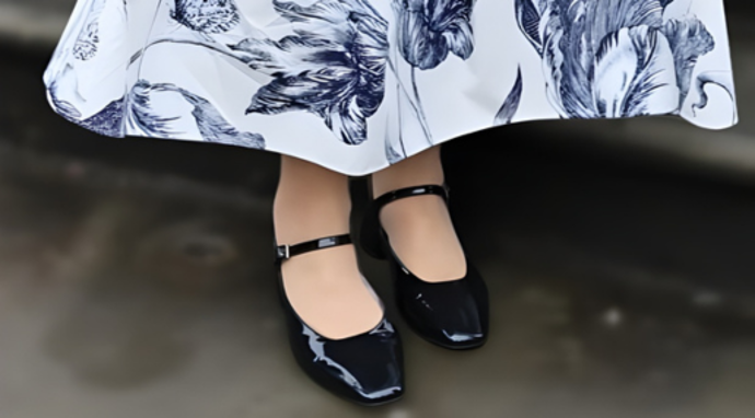 Celý model doplnily pohodlné, ale elegantní balerínky s páskem.