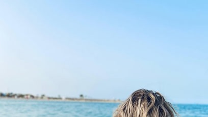 FOTO: S tvrdě vydřeným sportovním tělem si může dovolit provokovat v bikinách a fanoušci její křivky milují.