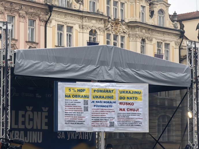 Nechyběly transparenty. 