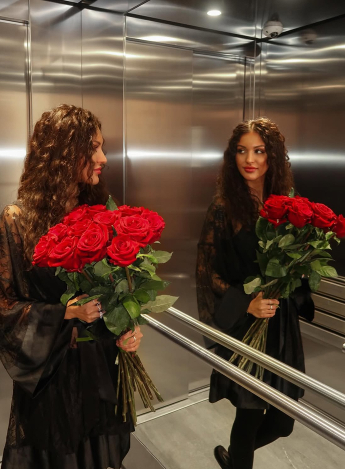 Carrie Kirsten tvoří pár s Brazilcem. 