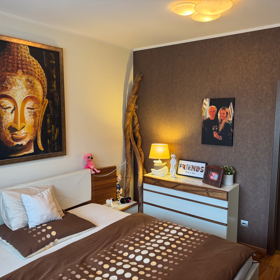 Pohled do útulné ložnice Moniky Marešové