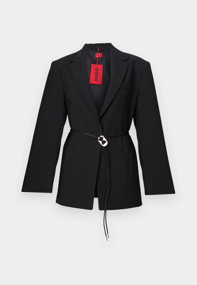 Blejzr, HUGO, 8100 Kč