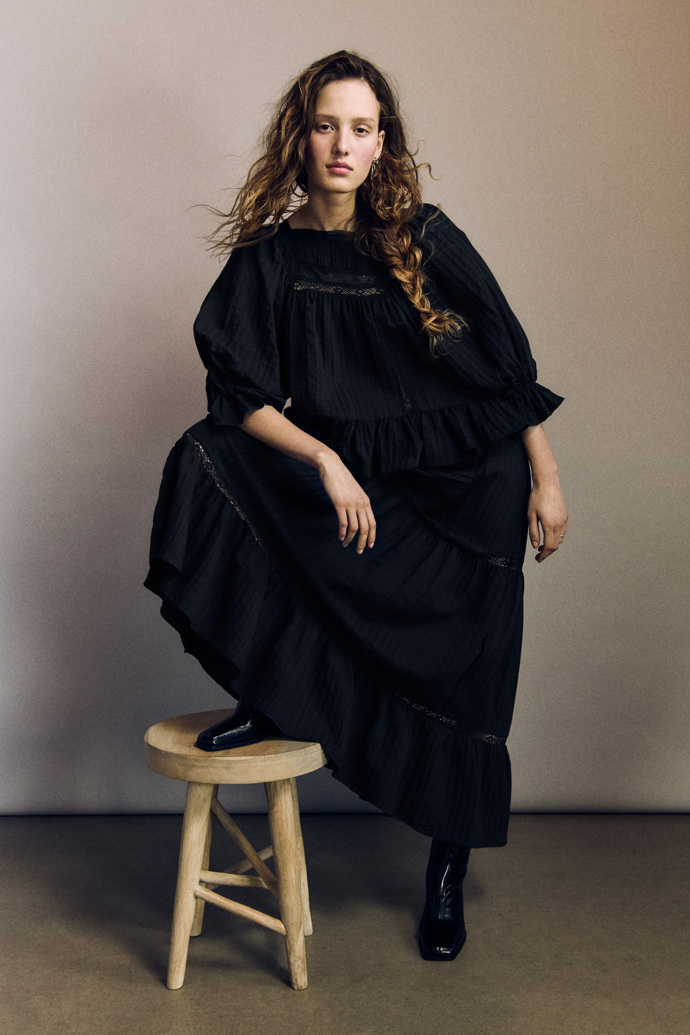 Maxisukně s krajkovými vsadkami, H&M, 1239 Kč