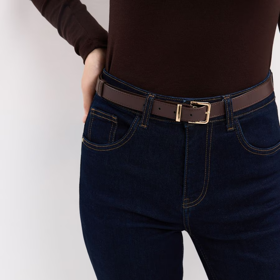 Tento dojem umocníte i kvalitním páskem. Na ten při stylingu určitě nezapomínejte