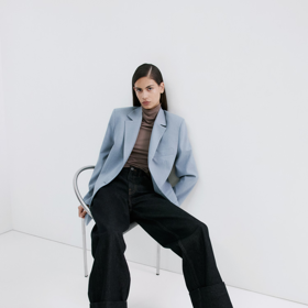 Čokoládově hnědá je novou neutrální elegantní barvou.