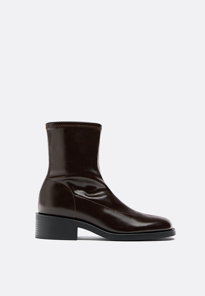 Ploché kotníčkové boty, Stradivarius, 799 Kč