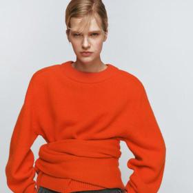 Můžete ale také vrstvit svetry ve stejném odstínu.